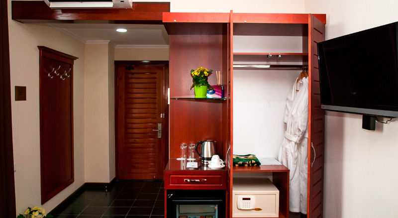 Green City Hotel Bishkek Luaran gambar