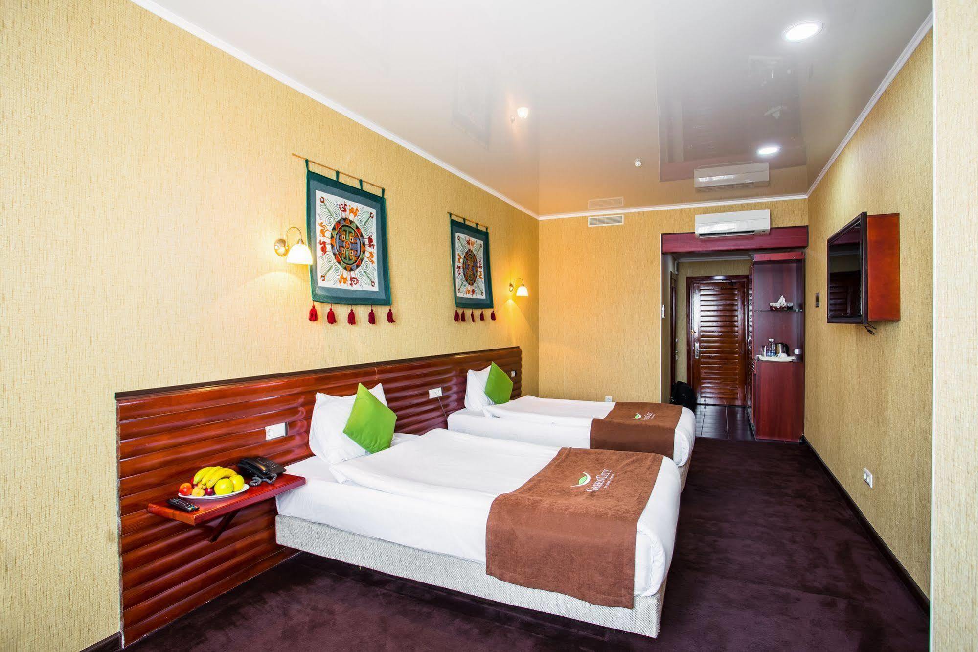 Green City Hotel Bishkek Luaran gambar